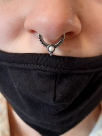 Piercing in Gehrden Septum geschm&uuml;ckt